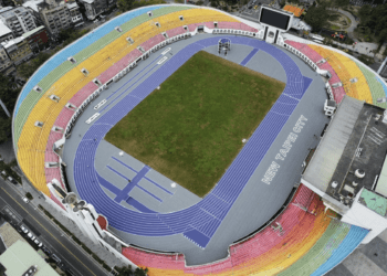 板橋體育場華麗變身 薰衣草紫跑道迎接世界壯年運動會