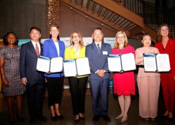 台美簽署智慧醫療合作意向 鳳凰城展示中心揭幕 啟動國際鏈結新篇章