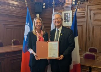 備戰奧運 駐法代表與勒瓦盧瓦市簽署運動中心免費租約 提升巴黎奧運後勤運科支援