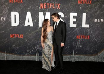 真的成親了！　瓊邦喬飛證實兒子傑克娶米莉芭比布朗