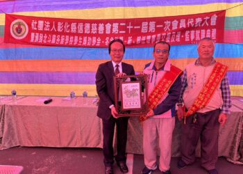 影音/信德慈善會舉辦新、舊任理事長交接　讓慈善工作能永續做下去
