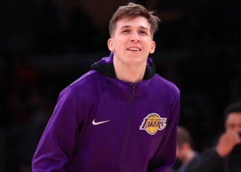 影/《NBA》經典聖誕勇湖大戰最後一秒才分勝負 里夫斯秒殺勇士 湖人驚險勝出