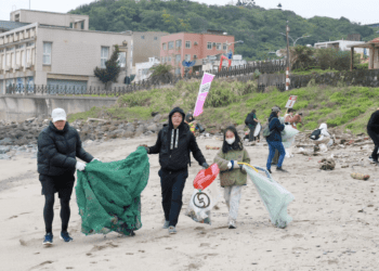 從廣播到行動 POP Radio認養海灘 百人參與打造無廢美景