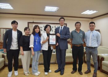 益富公司捐營養品關懷弱勢　張麗善感謝溫暖義舉