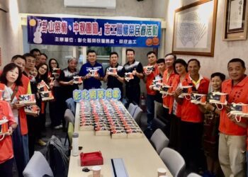 彰化榮欣志工手作鳳梨酥 　溫暖榮民眷提前過中秋