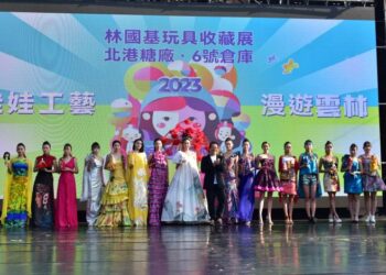 北港糖廠首次藝術時尚走秀「娃娃展」登場　吸引觀展人潮