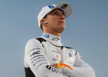 《F1》 紅牛終於官宣 Hadjar升上大牛 角田裕毅轉後備車手 2026年車手陣容全數底定!