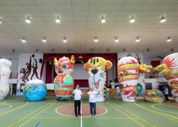 平溪天燈節熱鬧登場 天燈寓意「臺灣、世界、龍、虎」