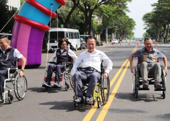 宣傳2023嘉縣國際身障者日　翁章梁體驗輪椅馬拉松