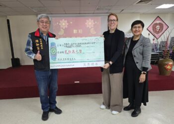 前立委張慶忠濟弱 送暖畢士大教養院