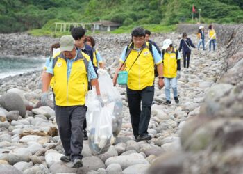 響應國家海洋日　環保局動員上龜山島護海淨灘