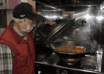 板橋三民社區「暖心共餐」12年 三大男廚主理 美味飄香長輩最愛