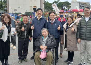 溫馨夜市活動在榮家 老兵爺爺住民樂開懷