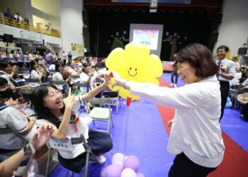 嘉義市各國中畢業典禮溫馨登場　黃敏惠為畢業生送上祝福