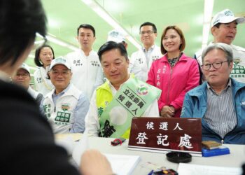 立委選舉登記首日　宜蘭民進黨陳俊宇搶頭香