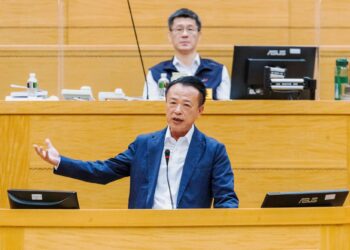 縣議會施政總報告　翁章梁指嘉義正處於黃金十年