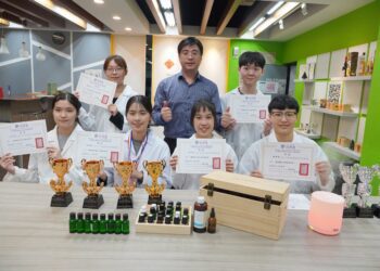 大葉大學藥保系抱回2023艾柏盃國際芳療賽共11獎項