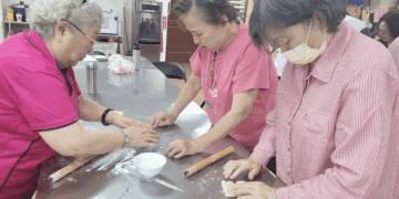 新北糕餅業職業工會據點啟用 全台首創工會運作模式 讓長輩手作糕餅