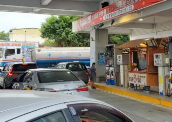 國內一週新油價再微調　10/21起汽、柴油各降0.1元