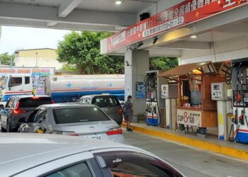新年首波油價略微調降　汽、柴油各降0.1元