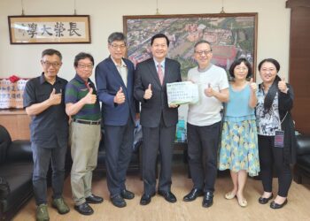 藝群集團王正坤醫師二次捐贈長榮大學50萬元助學金幫助弱勢學子 醫者仁心