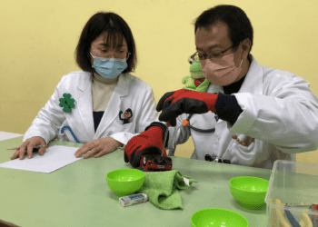 玩具修繕再利用 桃園環保局攜手台灣玩具圖書館協會打造「玩具盒子」