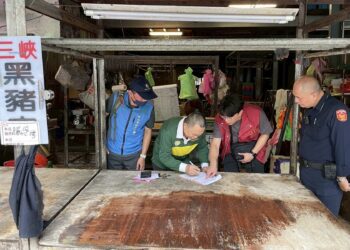 水流公現宰豬肉是假的!新北聯合稽查結果出爐 攤商：冷凍肉解凍販售