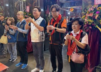 土城北辰宮48週年慶超有份量 恭迎白沙屯媽祖蒞臨 數千信眾「蹽過」土中雙區祈福