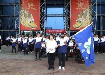 113年全國身心障礙國民運動會開賽在即 黃敏惠親授旗嘉義市代表隊