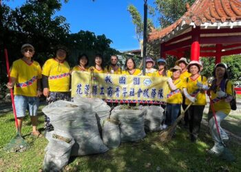 還給花蓮市中山公園本來面目 韓林梅率志工清理災後境境