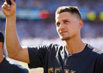 影/《MLB》席格重要兩分砲 遊騎兵G3客場力壓響尾蛇 季後賽客場9連勝