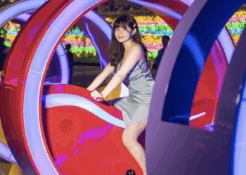 碧潭水舞倒數計時 結合火焰特效創新演出 民眾把握最後觀賞機會