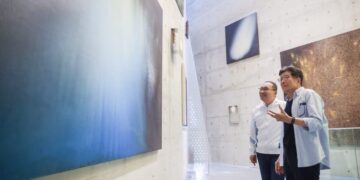 侯友宜參訪江賢二藝術園區 交流城市觀光與文化發展經驗