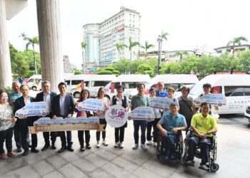 影音/彰縣公私協力　11輛小型復康巴士聯合捐贈