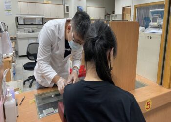 女警婚前至員榮健檢查出卵巢癌　切除一側卵巢後順利產子