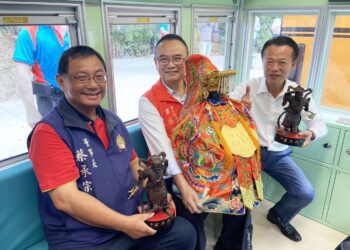 48年來首創　配天宮開基媽搭五分車遶境故宮南院