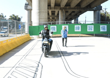考照必修 平鎮區台66橋下機車練習場正式啟用 張善政力推安全騎乘