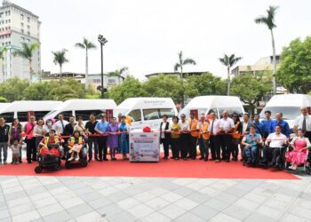 善心企業立足彰化回饋鄉民　聯合捐贈復康巴士14輛滿足身障友外出需求