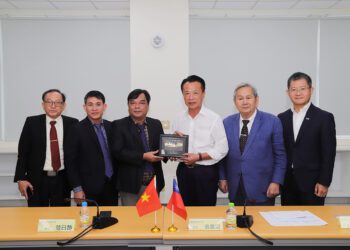 越南廣南省觀摩農用無人機　可望與嘉義縣合作發展