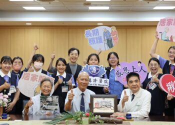 臺南實業家陳連益再捐訪視車 助花蓮慈院居家醫護愛入偏鄉