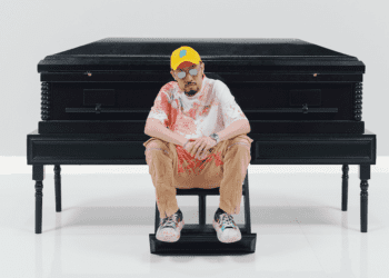 MC HotDog熱狗真「髒藝術家」 拍MV穿上半年沒洗的舊戰衣 直呼超噁