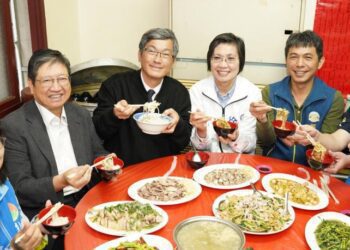 安心享客家粄食！ 楊文科宣布營養午餐5月恢復粄條