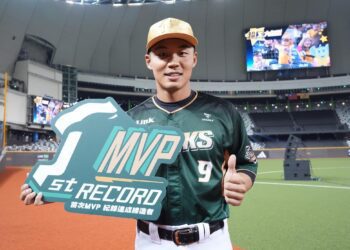 影/《CPBL》「柏融大王」敲致勝打點 台鋼雄鷹奪歷史首勝