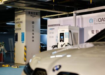 EVOASIS X微風集團  推出台北信義區 最大EV快充站！