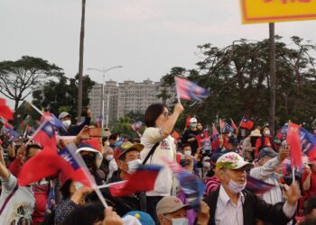 超過12萬名鄉親高舉國旗　吶喊「給我一個總統，侯友宜！」