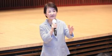 暑期工讀深入市政第一線 盧秀燕勉500名青年把經驗帶著走、為未來加分