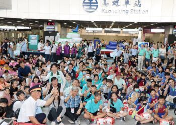2024臺灣科普環島列車啟動 高雄中小學生體驗科學饗宴