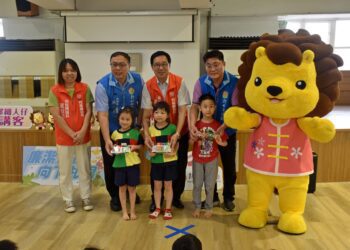 廉潔誠信宣導列車開抵竹東鎮 鎮長郭遠彰率公所團隊共襄盛舉 前往東泰高中與鎮立幼兒園