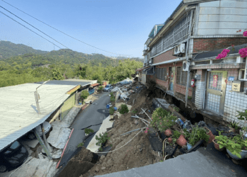 0403地震重創新店道路 養工處搶修一年讓居民安心回家