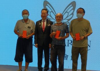 蘇明宙「敬老」餐會的「博餅」比賽　漁光里王再成獲得狀元郎